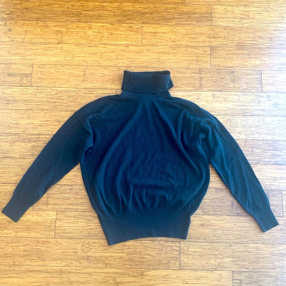 Black cotton-wool turtleneck